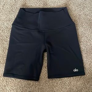 ALO BIKER SHORTS